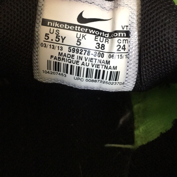 Green Nike sneakers - Picture 4 of 4